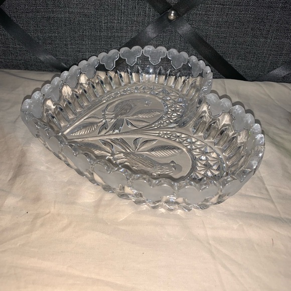 Vintage Cut Glass Heart Shaped Bowl w/Carved Doves N Center Crystal Heart Edges - Picture 5 of 9